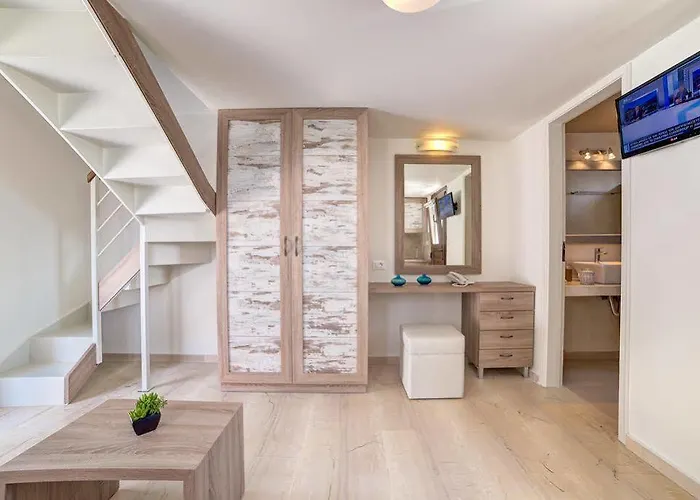 Ifestos Fira (Santorini)