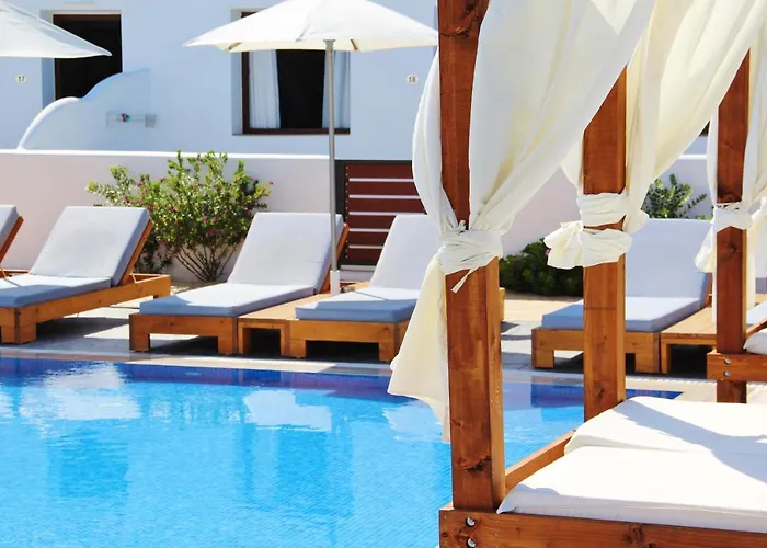 Ifestos Lägenhetshotell Fira (Santorini)