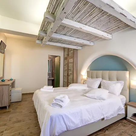Ifestos Aparthotel Fira (Santorini)