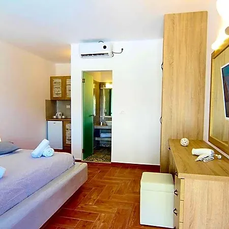 Aparthotel Ifestos