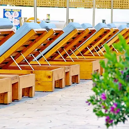 Ifestos Aparthotel Fira (Santorini)