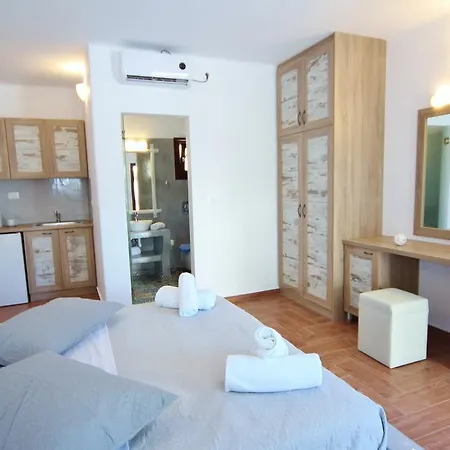 Ifestos Aparthotel