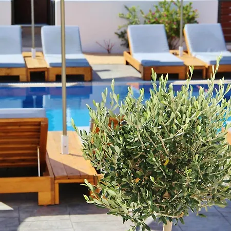 Aparthotel Ifestos
