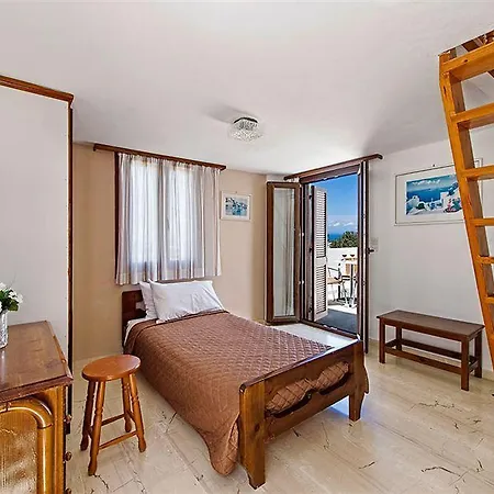 Apartahotel Ifestos Fira (Santorini)