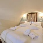 Ifestos Fira (Santorini)